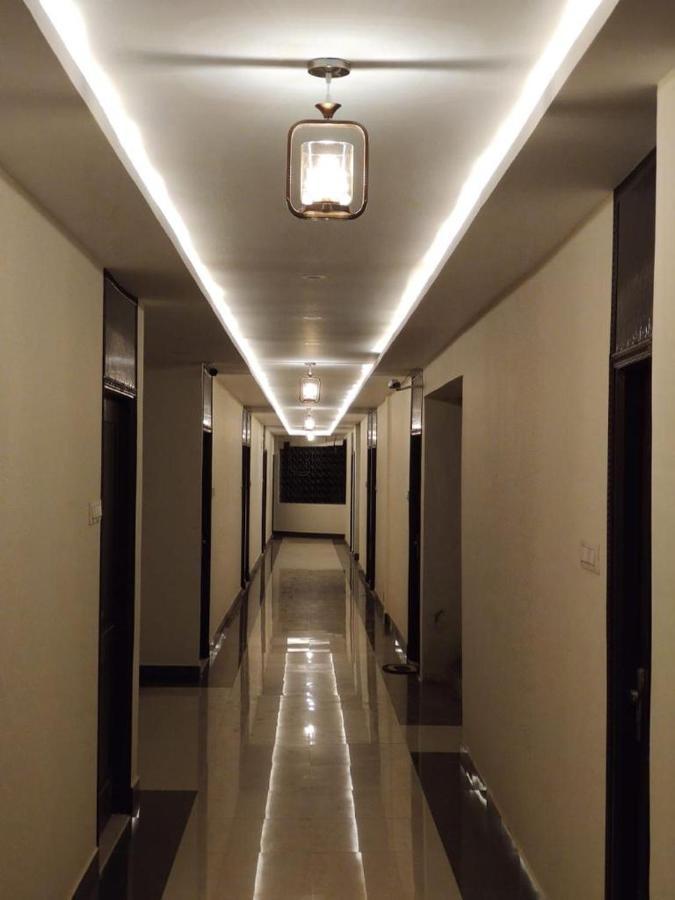 New Hotel Suhail Haiderabad Buitenkant foto