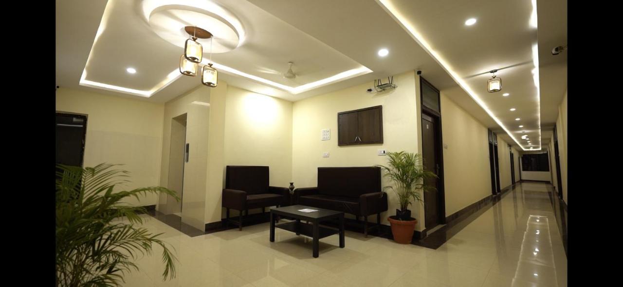 New Hotel Suhail Haiderabad Buitenkant foto