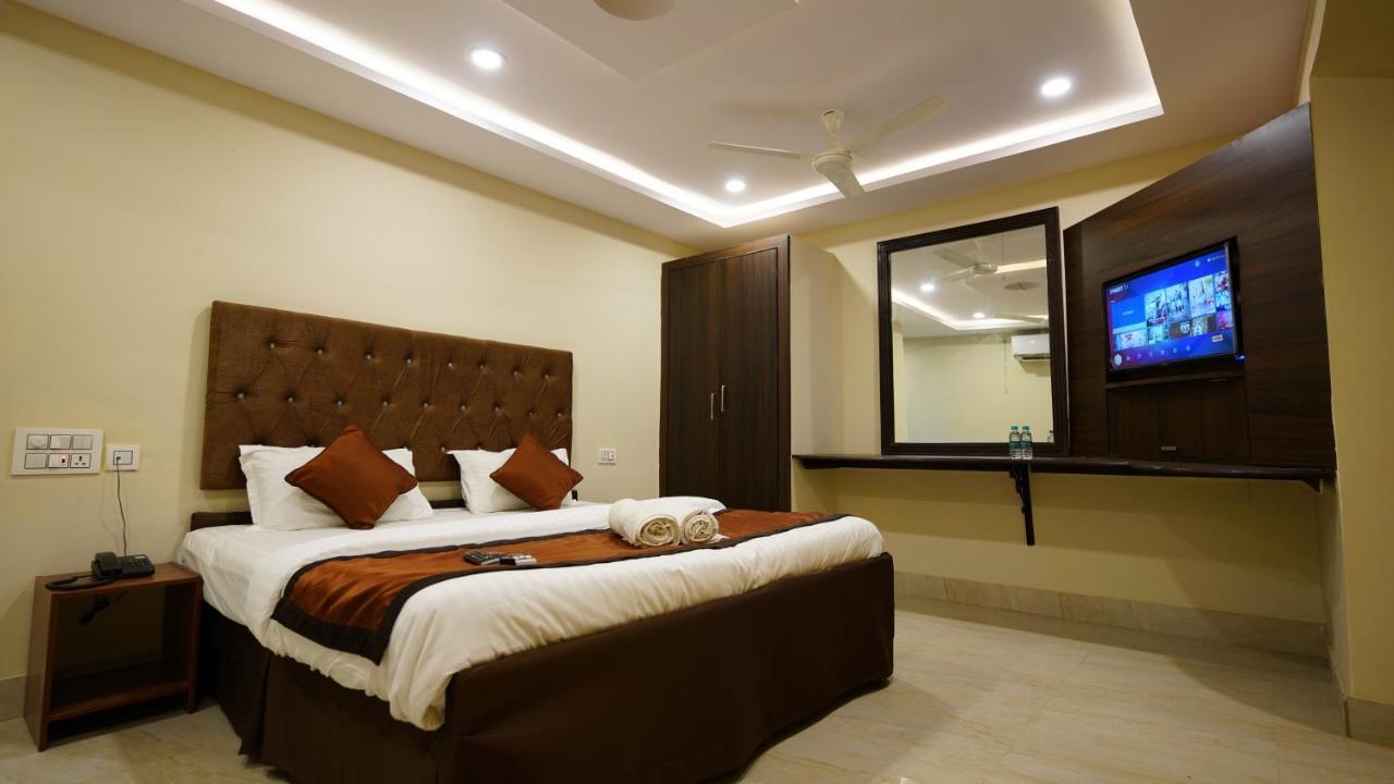 New Hotel Suhail Haiderabad Buitenkant foto