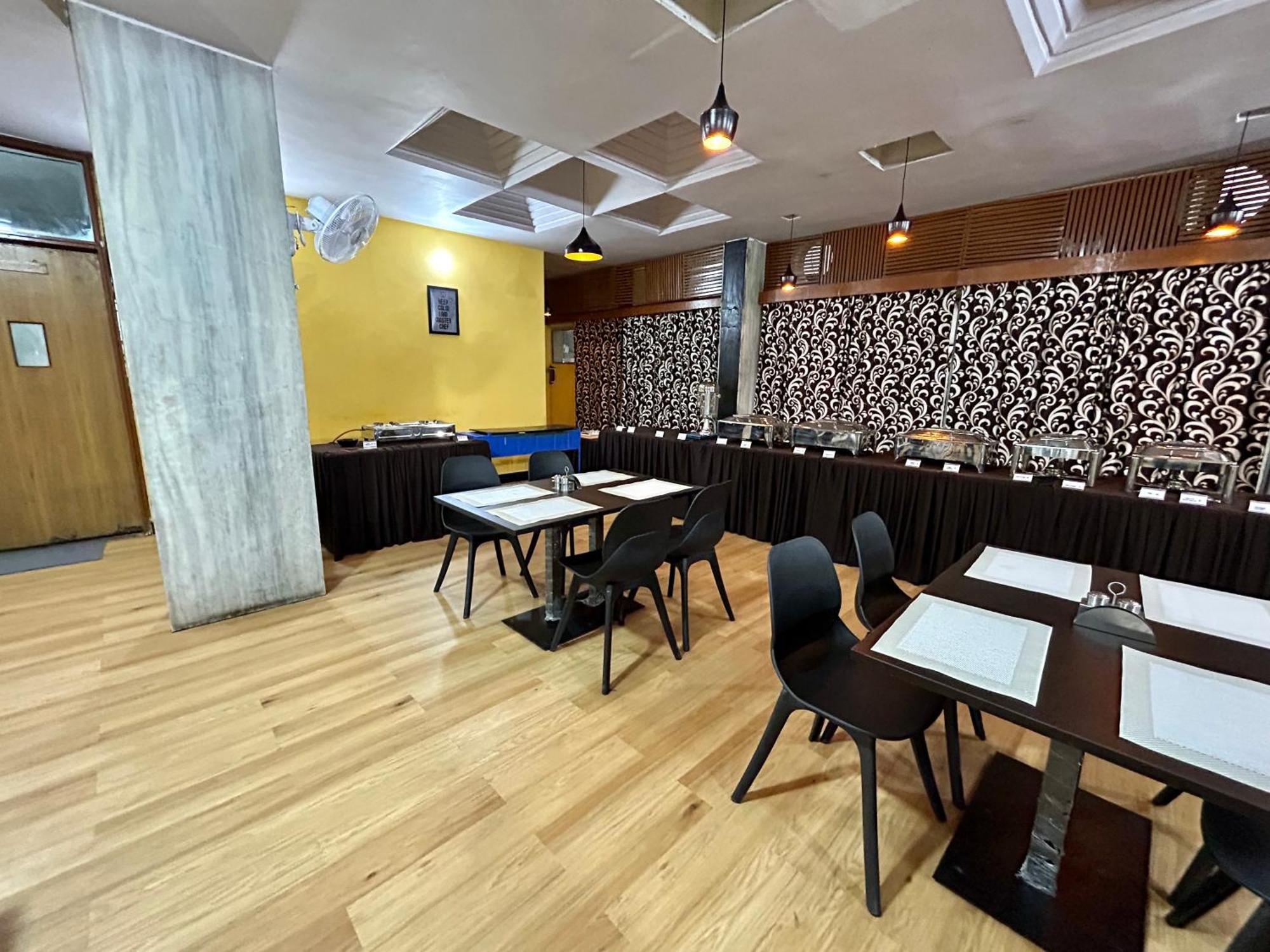 New Hotel Suhail Haiderabad Buitenkant foto