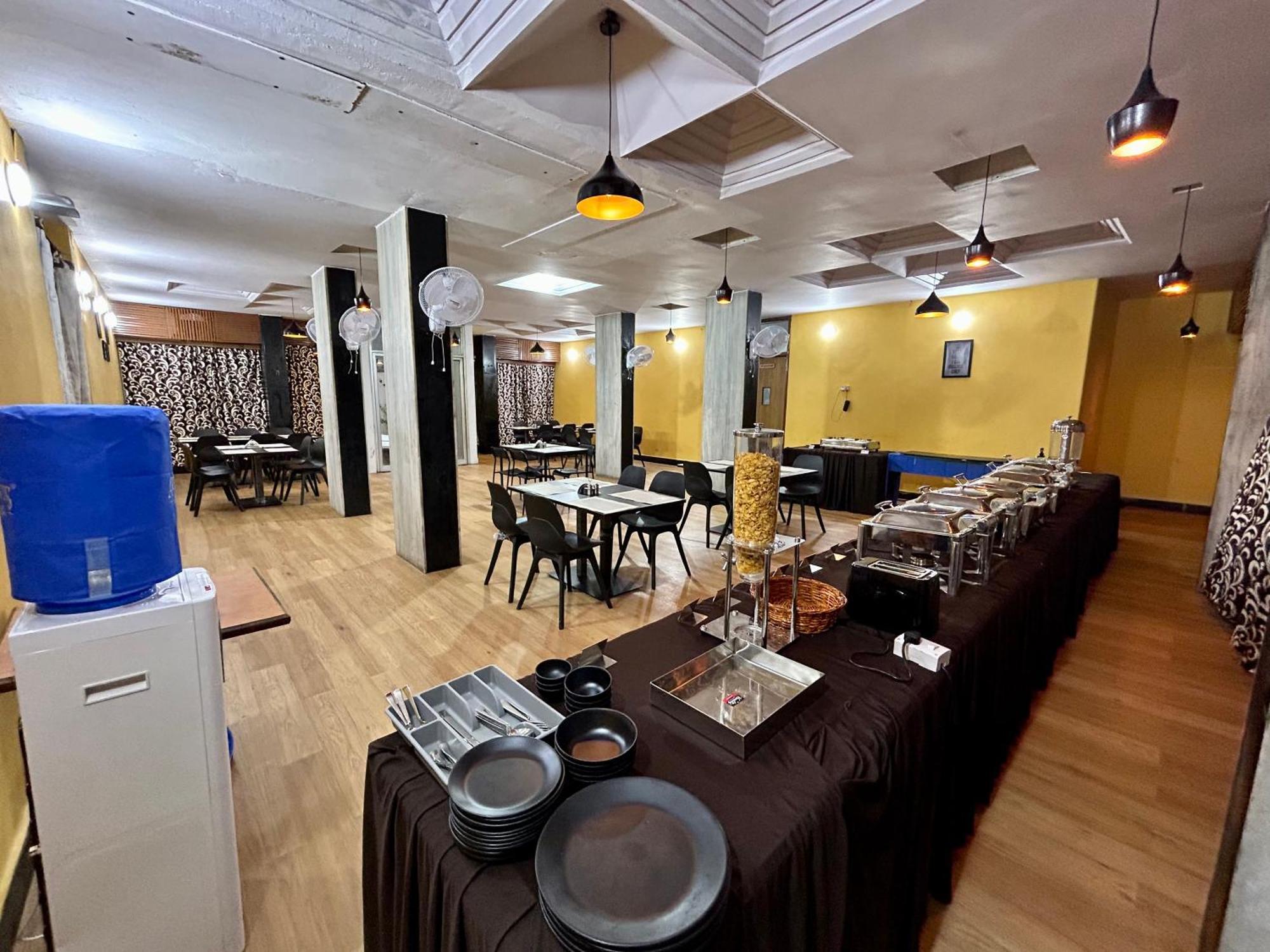 New Hotel Suhail Haiderabad Buitenkant foto