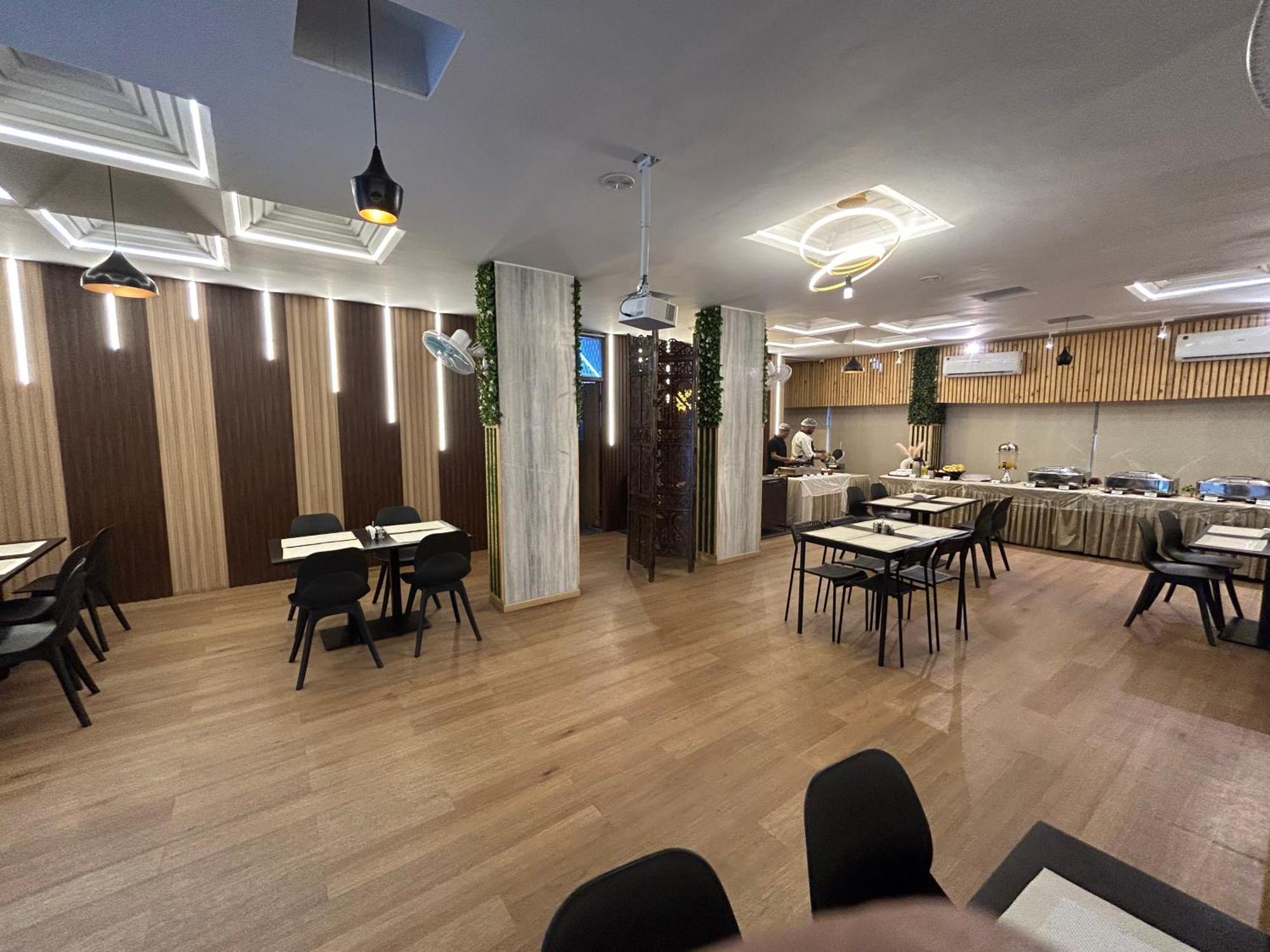 New Hotel Suhail Haiderabad Buitenkant foto